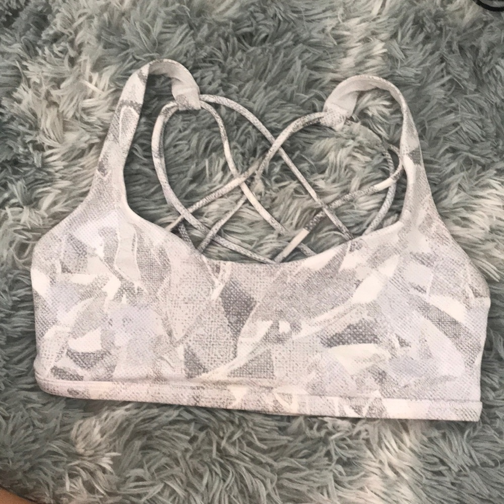 Lululemon free to be zen bra